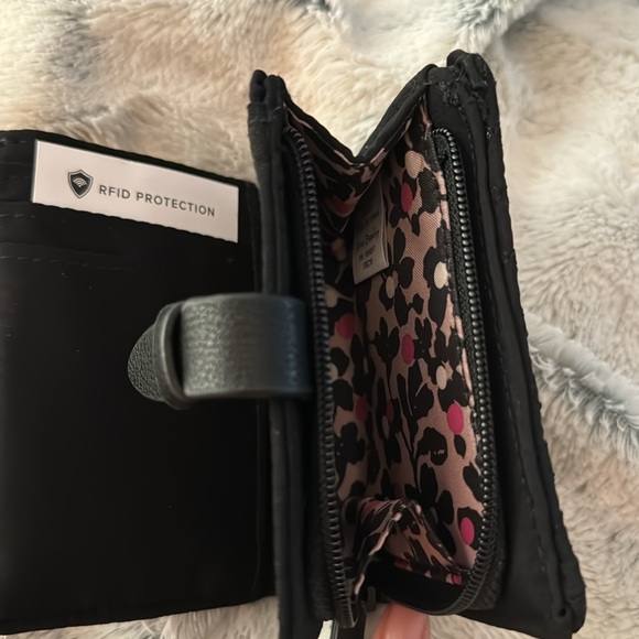 NWOT- Vera Bradley RFID wallet - Picture 4 of 7